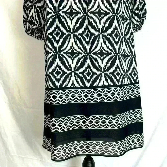 Banana Republic Shift Dress - Picture 4 of 11